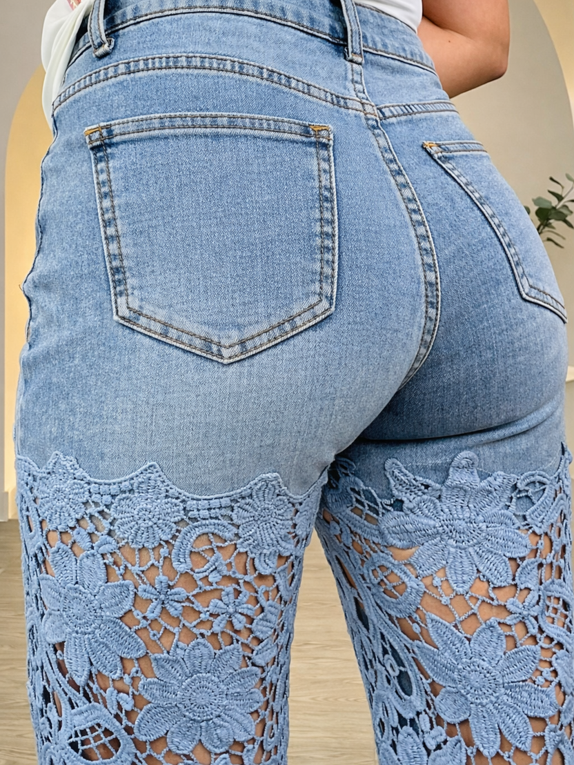 ✨ "Jeans Pizzo Crochet Push Up – Jeans & Nero"